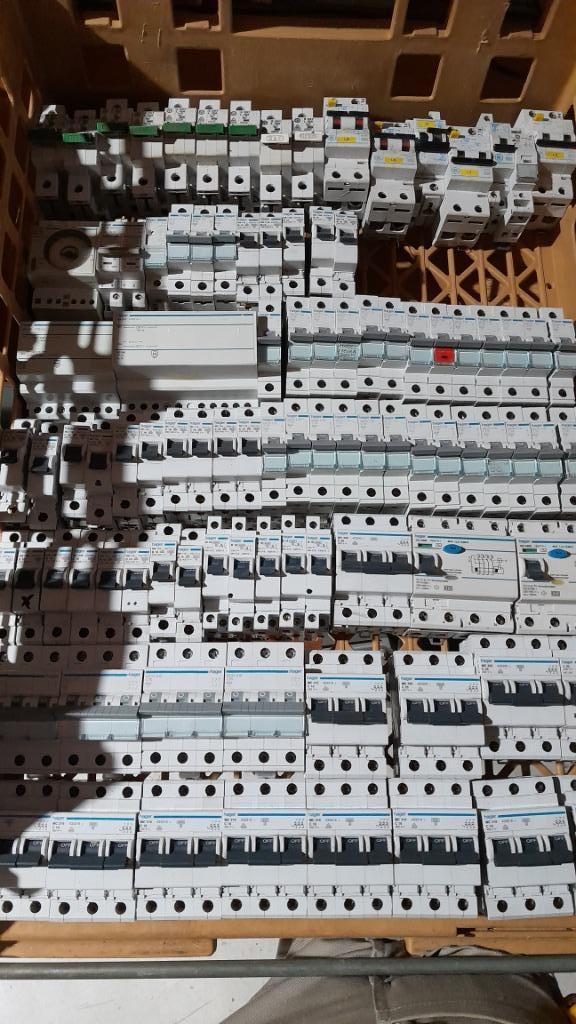 Hager Holec Attema Gerlin Merin Schneider automaten, Hobby en Vrije tijd, Elektronica-componenten, Gebruikt, Ophalen