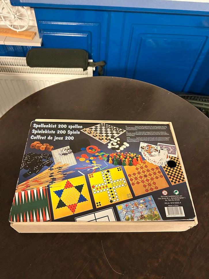 Spelletjesdoos - Diverse Spellen in Één!, Hobby en Vrije tijd, Gezelschapsspellen | Bordspellen, Zo goed als nieuw, Een of twee spelers