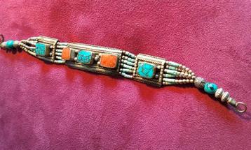 Tibetaanse armband met turkoois en koraal beschikbaar voor biedingen