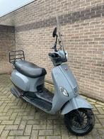 Gts toscana 2022 scooter, Ophalen, Gebruikt, Maximaal 45 km/u, Benzine