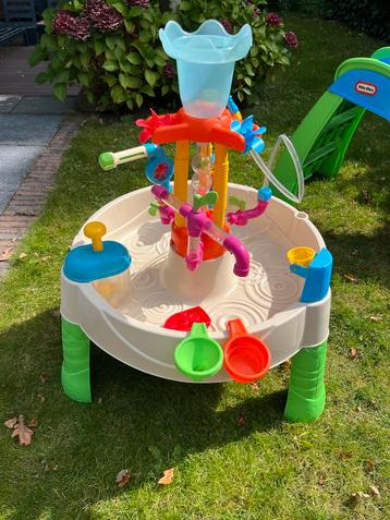 Little Tikes Watertafel compleet met accessoires beschikbaar voor biedingen