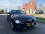 BMW 3-serie Touring 318d M Sport Edition High Executive (bj, Auto's, BMW, 21 km/l, Achterwielaandrijving, Zwart, Navigatiesysteem