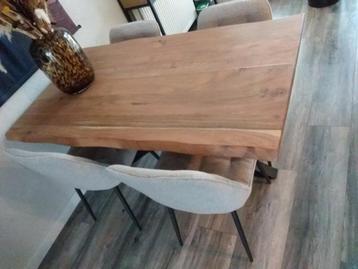 Izgs eettafel van massief Acaciahout zeer zwaar zie foto's  beschikbaar voor biedingen