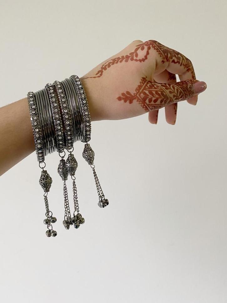 Prachtige Indiase armbanden set - nieuw bollywood maat 2.4, Sieraden, Tassen en Uiterlijk, Armbanden, Nieuw, Overige materialen