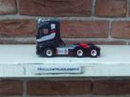 WSI  Volvo  FH5  Globetrotter  Royal  Edition, Hobby en Vrije tijd, Modelauto's | 1:50, Ophalen of Verzenden, Nieuw, Bus of Vrachtwagen