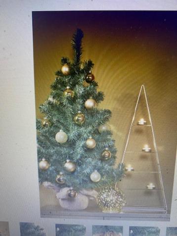 2  triumph  kleine kerstboompjes  95 cm hoog beschikbaar voor biedingen