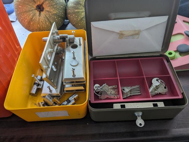 Lips hang en sluitwerk 7x, Doe-het-zelf en Verbouw, Hang- en Sluitwerk, Gebruikt, Klink of Kruk, Rvs, Ophalen