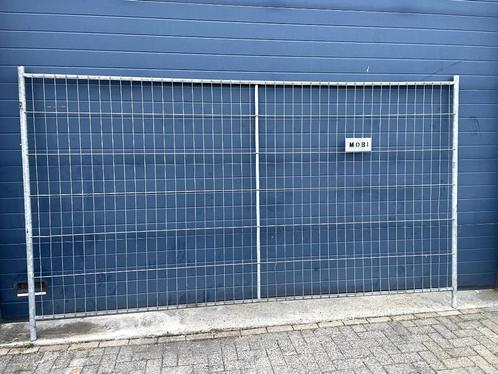 4x degelijke bouwhekken met middenbuis merk Mobi 350 x 200, Tuin en Terras, Tuinhekken en Hekwerk, IJzer, Ophalen