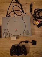Sony PlayStation 1 + memory card + controller + game, Spelcomputers en Games, Ophalen, Gebruikt, Met 1 controller, Met games