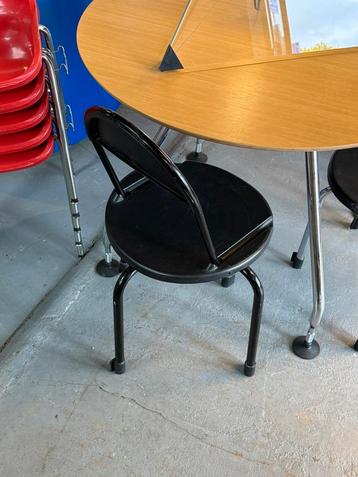 Set Italiaans Design Memphis Jaren 80 Stoelen 150 voor 2 beschikbaar voor biedingen