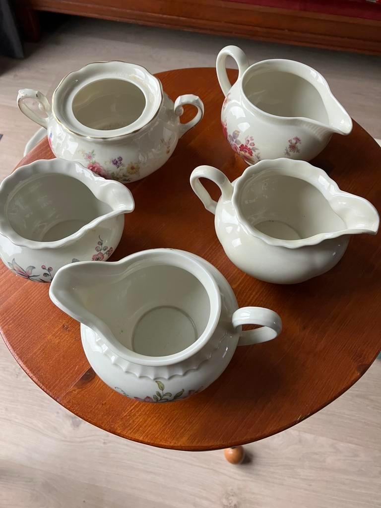 Mosa 4 Melkkannetjes en 1 suikerpotje, Antiek en Kunst, Antiek | Servies los, Ophalen of Verzenden