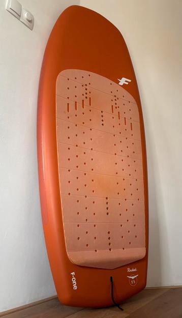 F One Rocket ASC 5’5 90 liter. beschikbaar voor biedingen