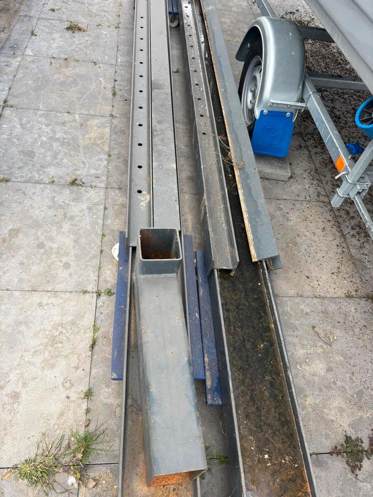 IJzeren balken voor chalet op te hogen, Doe-het-zelf en Verbouw, Metalen, Zo goed als nieuw, Ophalen