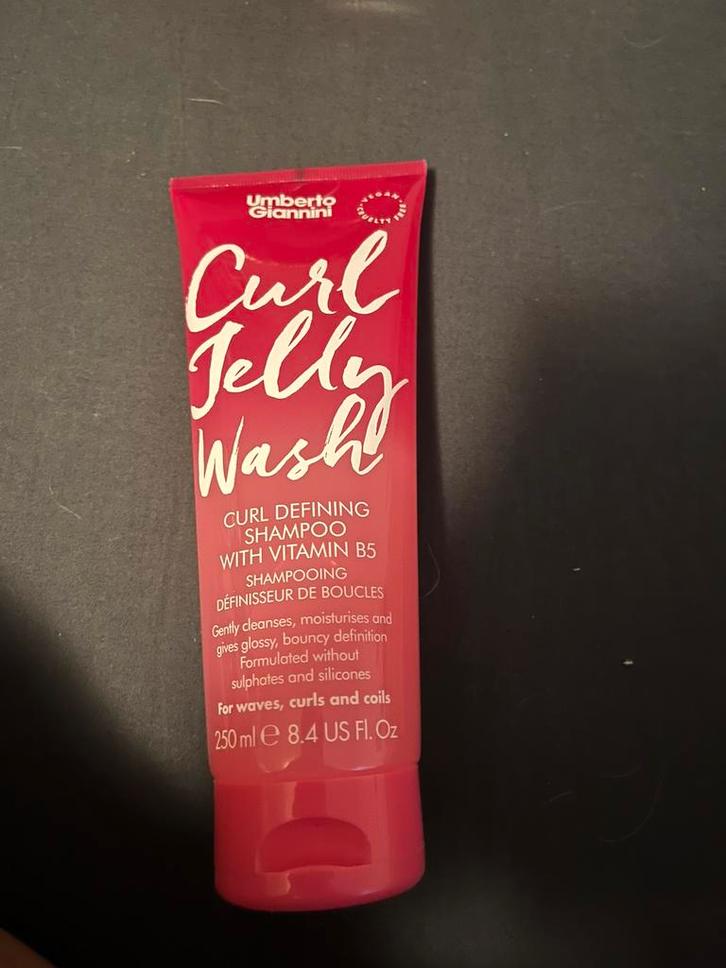 Umberto Giannini Curl Jelly Wash Shampoo, Sieraden, Tassen en Uiterlijk, Uiterlijk | Gezichtsverzorging, Zo goed als nieuw, Reiniging