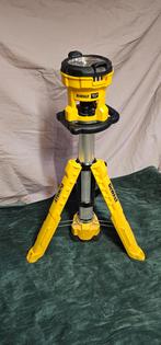 Dewalt 18V XR Accuwerklamp op Statief, Ophalen