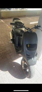 Piaggio typhoon, 172cc A1 kenteken, Fietsen en Brommers, Scooters | Piaggio, Ophalen, Zo goed als nieuw, Overige modellen