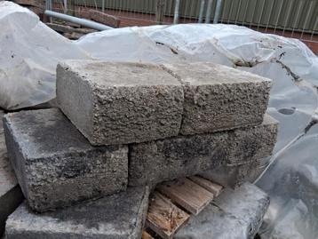 Pilestone gothic beschikbaar voor biedingen