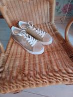 NIEUW !!! Findlay beige gouden sneakers, Kleding | Dames, Findlay, Beige, Nieuw, Ophalen of Verzenden