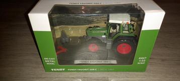 Weise Toys 1063 Fendt Favorite 509 C 1:32Weise Toys 1063 Fen beschikbaar voor biedingen
