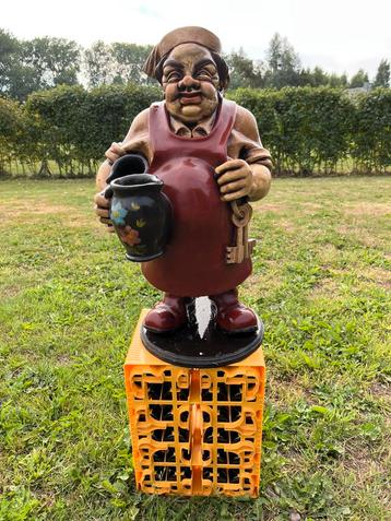 Houten beeld, pop, barman bierpul, mancave beschikbaar voor biedingen