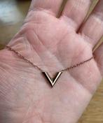 Ketting rosé goud met V hanger, Sieraden, Tassen en Uiterlijk, Overige materialen, Verstelbaar, Ophalen of Verzenden, Zo goed als nieuw