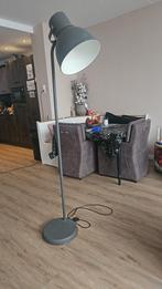 Staand lamp grijs, Huis en Inrichting, Lampen | Vloerlampen, Ophalen, Gebruikt, 150 tot 200 cm