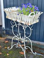 Franse smeedijzeren staande bloembak, Tuin en Terras, Bloembakken en Plantenbakken, Ophalen, Gebruikt, Rond, Metaal