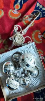 Kerstballen zilver sneeuw en piek tinsels kerstklokjes, Diversen, Kerst, Ophalen of Verzenden, Gebruikt
