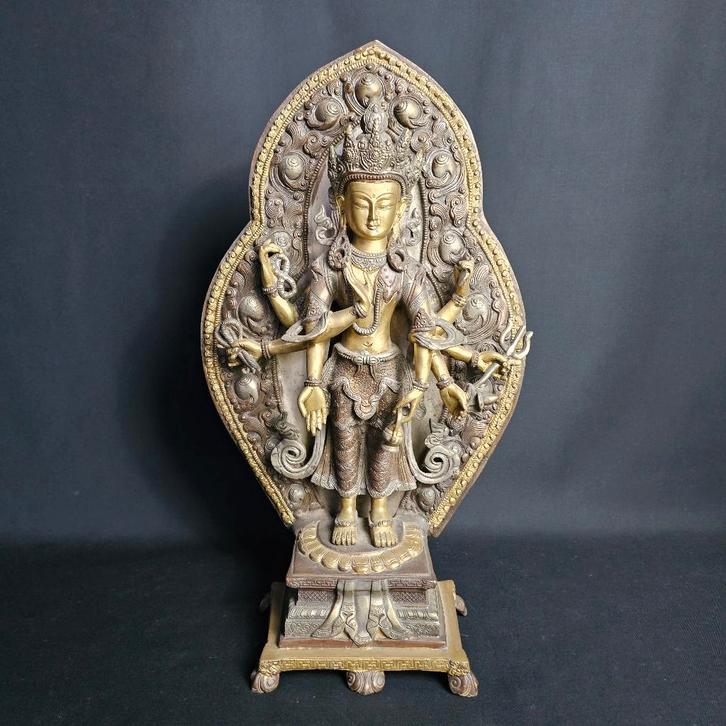 Bronzen Avalokiteshvara – Twaalfarmige Bodhisattva, Huis en Inrichting, Woonaccessoires | Boeddhabeelden, Nieuw, Ophalen