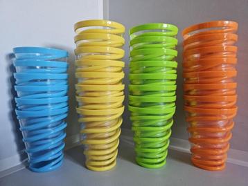4-kleurige vaatwasserbestendige 30 plastic drinkbekers beschikbaar voor biedingen