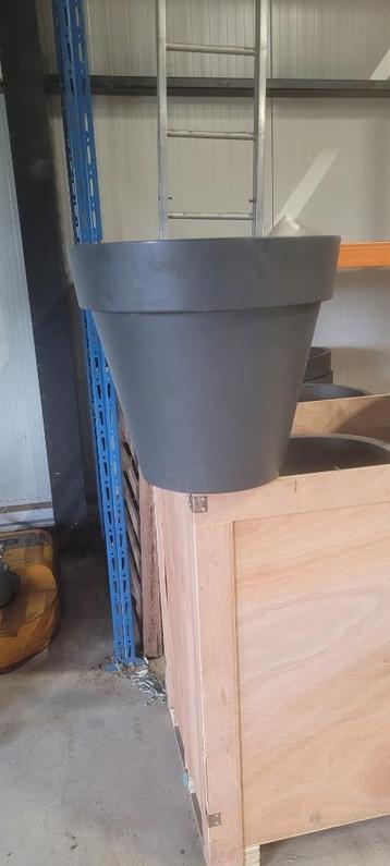 28 stuks Elho Pure Round plantenbakken Ø40 en 50cm beschikbaar voor biedingen