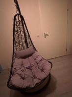 Hangstoel - Zwart - Inclusief 2 grijze kussens, Huis en Inrichting, Stoelen, Ophalen, Zo goed als nieuw, Zwart, Metaal