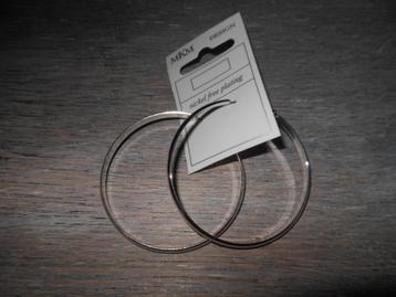 Zilverkleurige oorringen 55 x 4mm glad beschikbaar voor biedingen