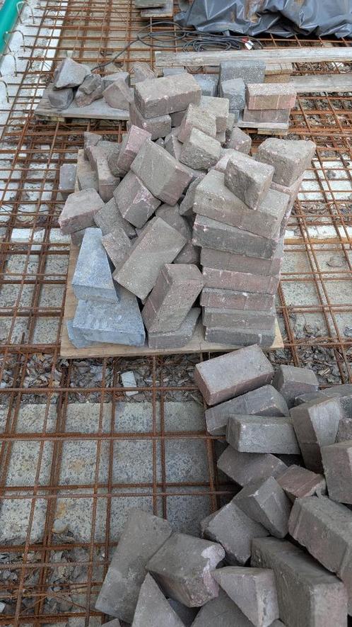 Gratis betonklinkers – ideaal voor bestrating of zonnepanele, Tuin en Terras, Tegels en Klinkers, Gebruikt, Klinkers, Beton, Minder dan 5 m²