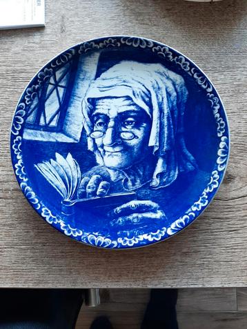 Wandbord antiek beschikbaar voor biedingen