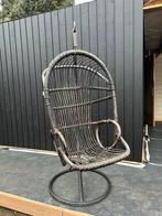 Rotan hangstoel met stalen frame, Huis en Inrichting, Stoelen, Ophalen, Gebruikt, Zwart, Metaal