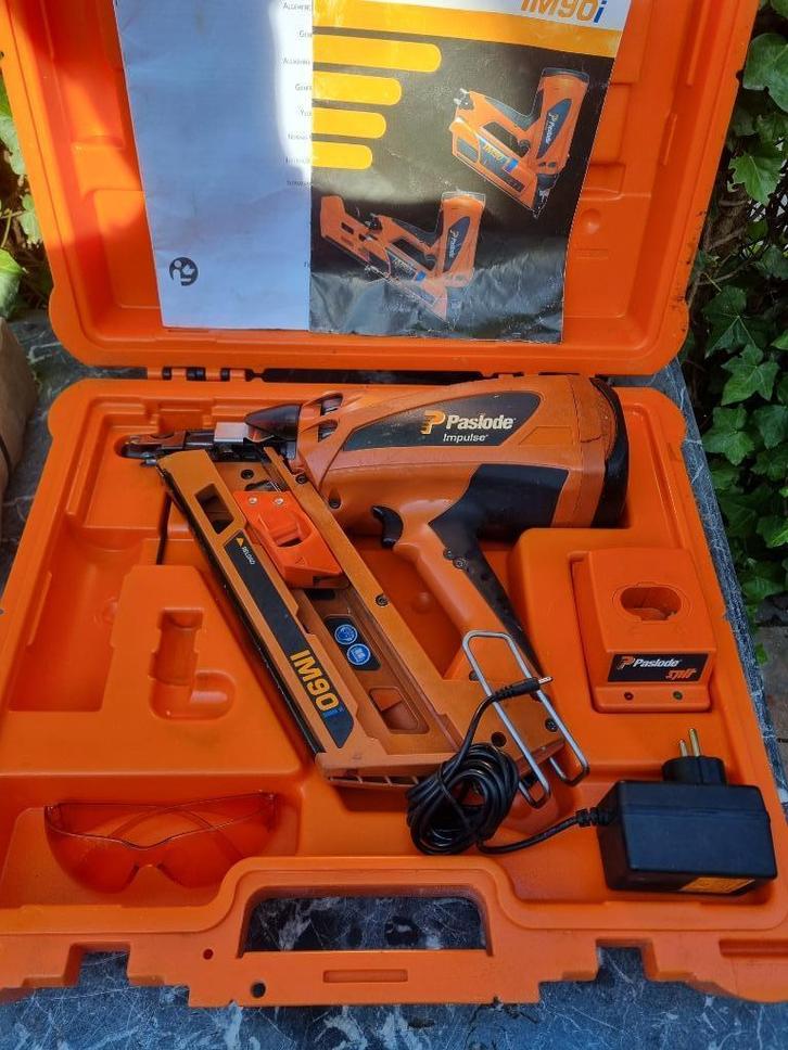 PASLODE IM90 Constructietacker 90mm, Doe-het-zelf en Verbouw, Gereedschap | Handgereedschap, Zo goed als nieuw, Ophalen of Verzenden