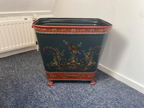 Vintage Metalen Prullenbak met Handgeschilderde Decoratie, Antiek en Kunst, Antiek | Vazen, Ophalen