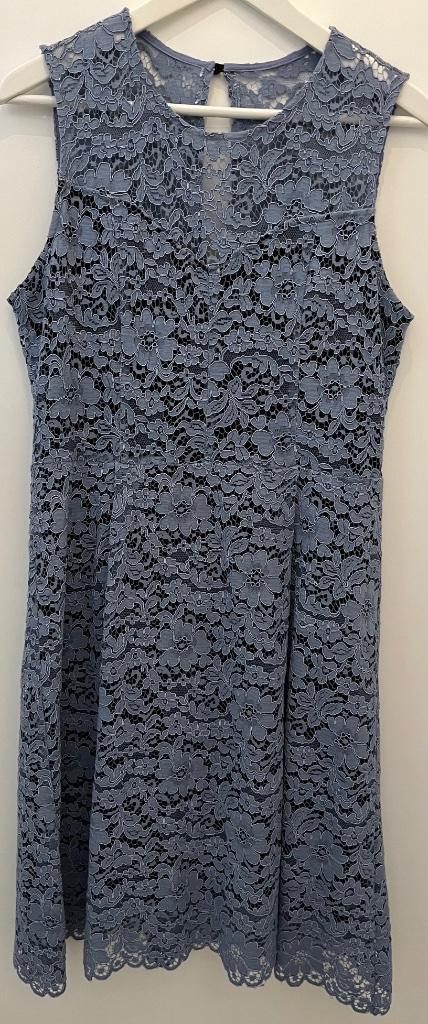 SAS LA FEE jurk van kant 38-40, Kleding | Dames, Jurken, Zo goed als nieuw, Maat 38/40 (M), Ophalen of Verzenden