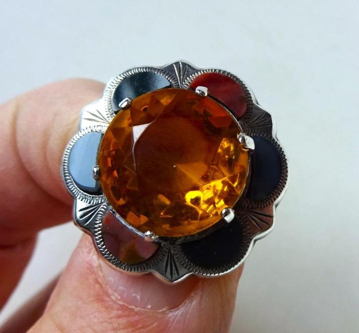 Schotse zilveren broche: citrien + hardsteen. R Allison 1962, Sieraden, Tassen en Uiterlijk, Antieke sieraden, Broche, Zilver