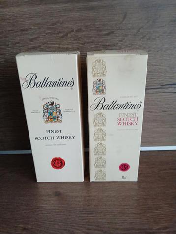2 oude retro jaren 70 vintage ballantines flessen fles  beschikbaar voor biedingen