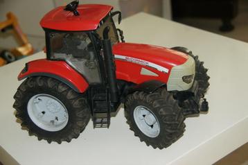 Bruder tractor Mc Cormick beschikbaar voor biedingen
