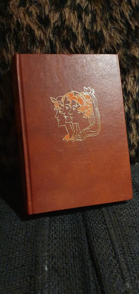 Drie vrouwenportretten Daphne du Maurier 1974, Boeken, Romans, Gelezen, Ophalen of Verzenden