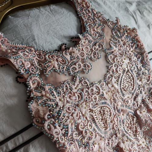 Roze Galajurk met Kralen - Maat S, Kleding | Dames, Jurken, Zo goed als nieuw, Maat 36 (S), Roze, Onder de knie, Ophalen of Verzenden