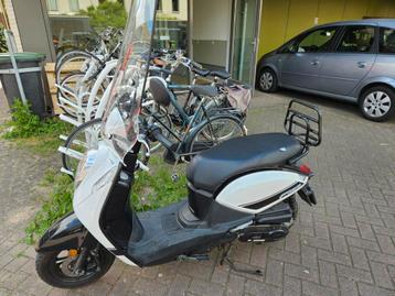Sym mio 50i bj 2021 2500km beschikbaar voor biedingen