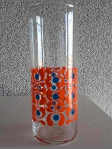 Retro Glas met Oranje/Blauw motief beschikbaar voor biedingen