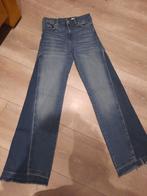 Bershka flared jeans maat 38, Kleding | Dames, Bershka, Zo goed als nieuw, W30 - W32 (confectie 38/40), Verzenden