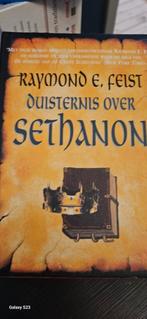 Raymond E. Feist - Sage scheuring 3 Duisternis over Sethanon, Ophalen of Verzenden, Gelezen, Raymond E. Feist