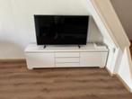 Stijlvol Ikea TV-meubel hoogglans wit – modern & strak (€50), Ophalen, Gebruikt, 150 tot 200 cm, Minder dan 100 cm