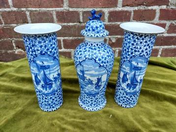 3- delig Delfstblauw kaststel met Botters. beschikbaar voor biedingen